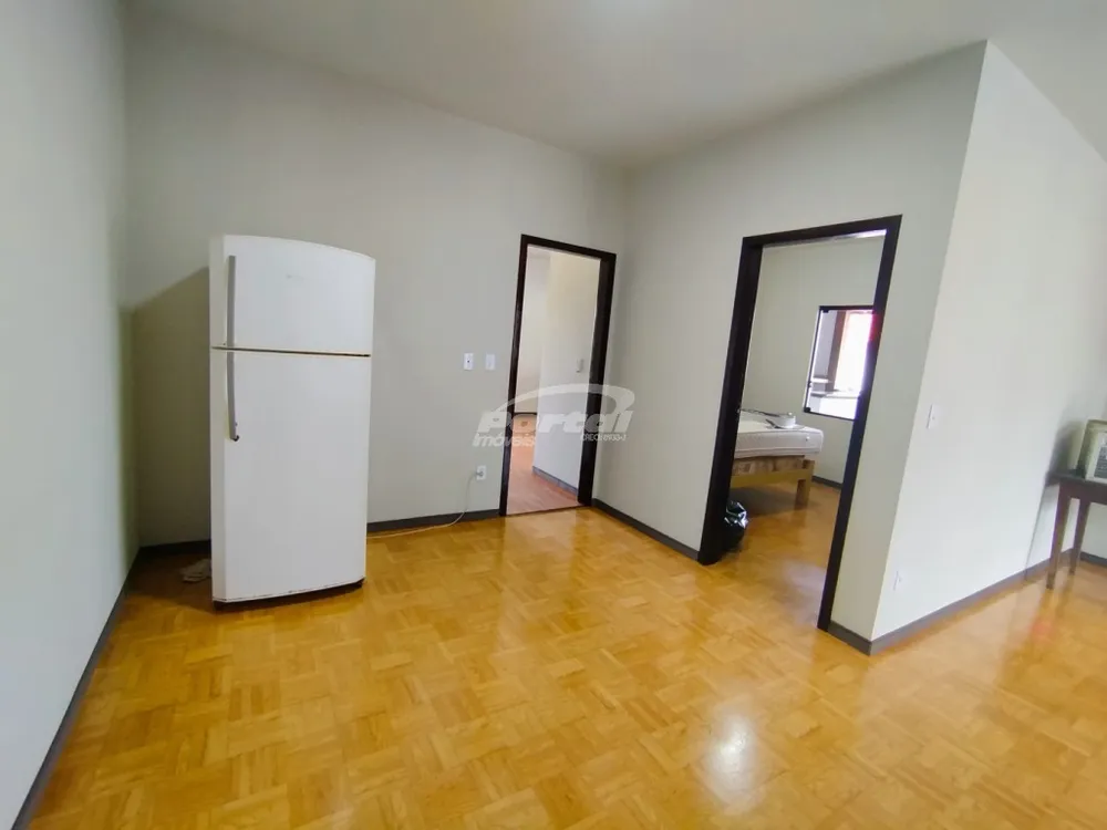 Casa, 5 quartos, 205 m² - Foto 3