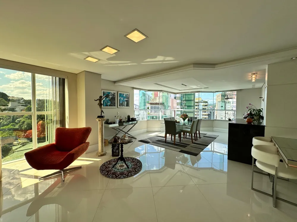 Apartamento, 3 quartos, 240 m² - Foto 2