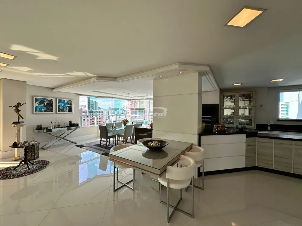 Apartamento, 3 quartos, 240 m² - Foto 3