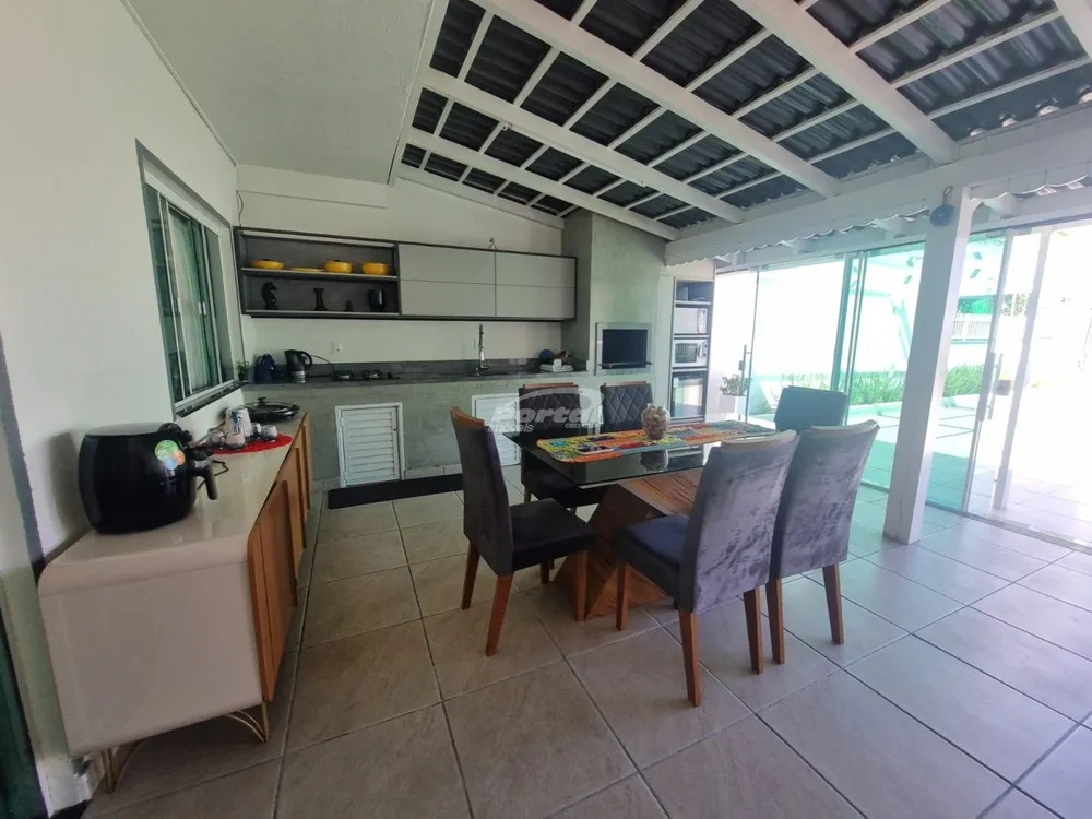Casa, 3 quartos, 177 m² - Foto 2