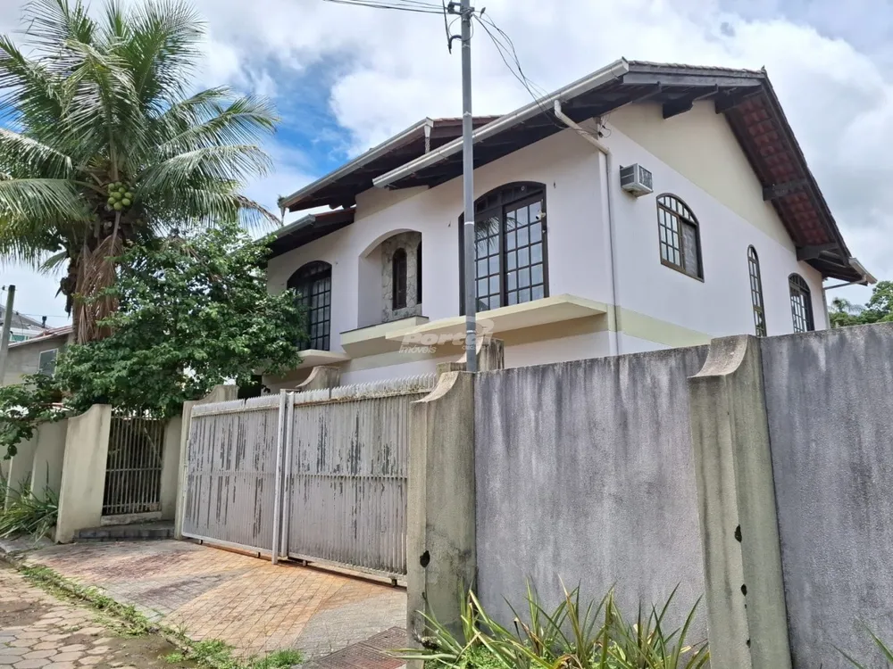 Casa, 3 quartos, 246 m² - Foto 1