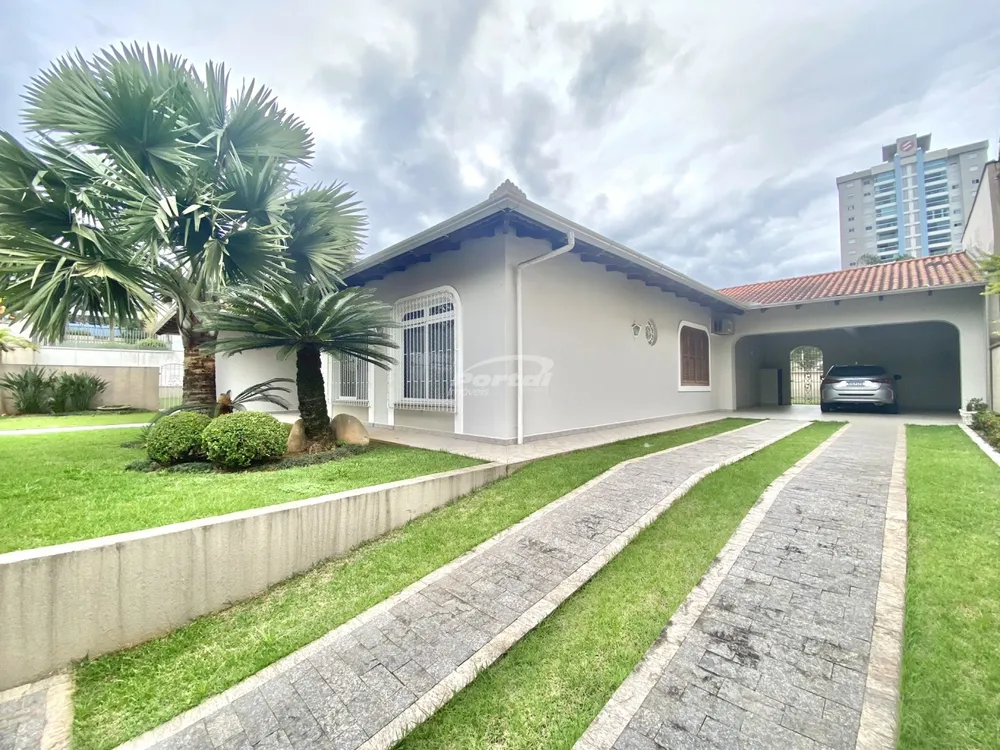 Casa, 4 quartos, 221 m² - Foto 2