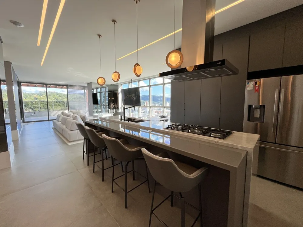 Cobertura, 2 quartos, 230 m² - Foto 1