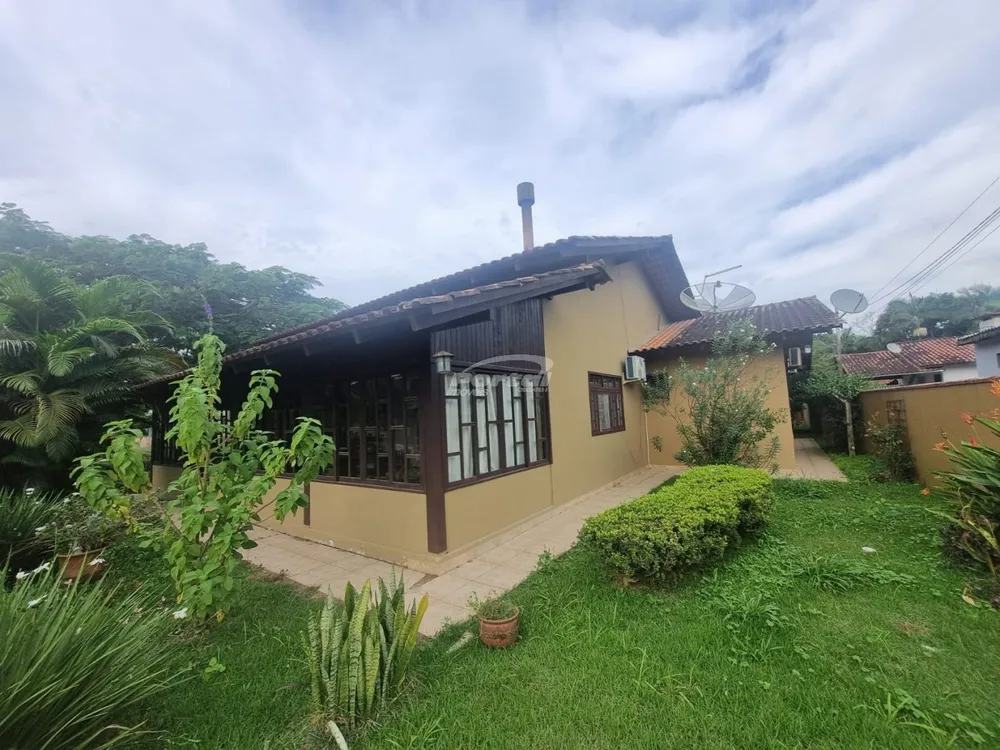 Casa, 3 quartos, 208 m² - Foto 1