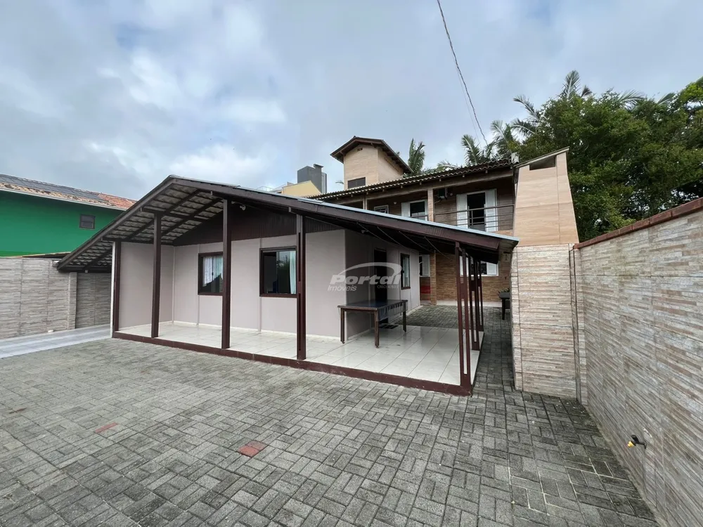 Casa, 5 quartos, 257 m² - Foto 1