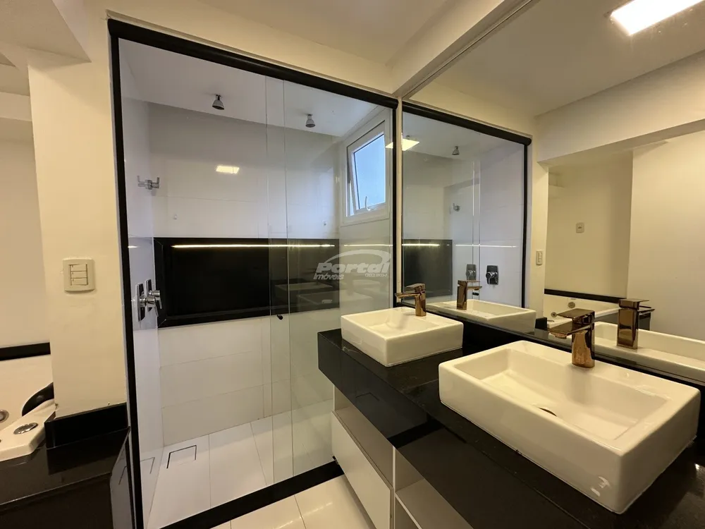 Apartamento, 3 quartos, 143 m² - Foto 1