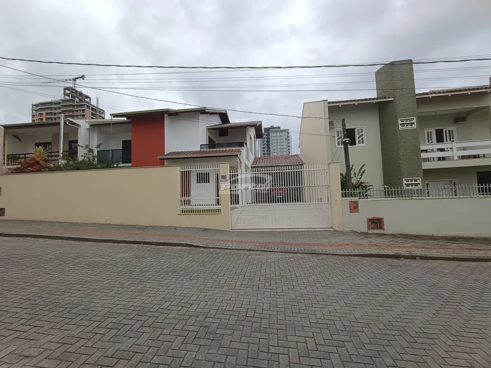 Casa, 3 quartos, 214 m² - Foto 1