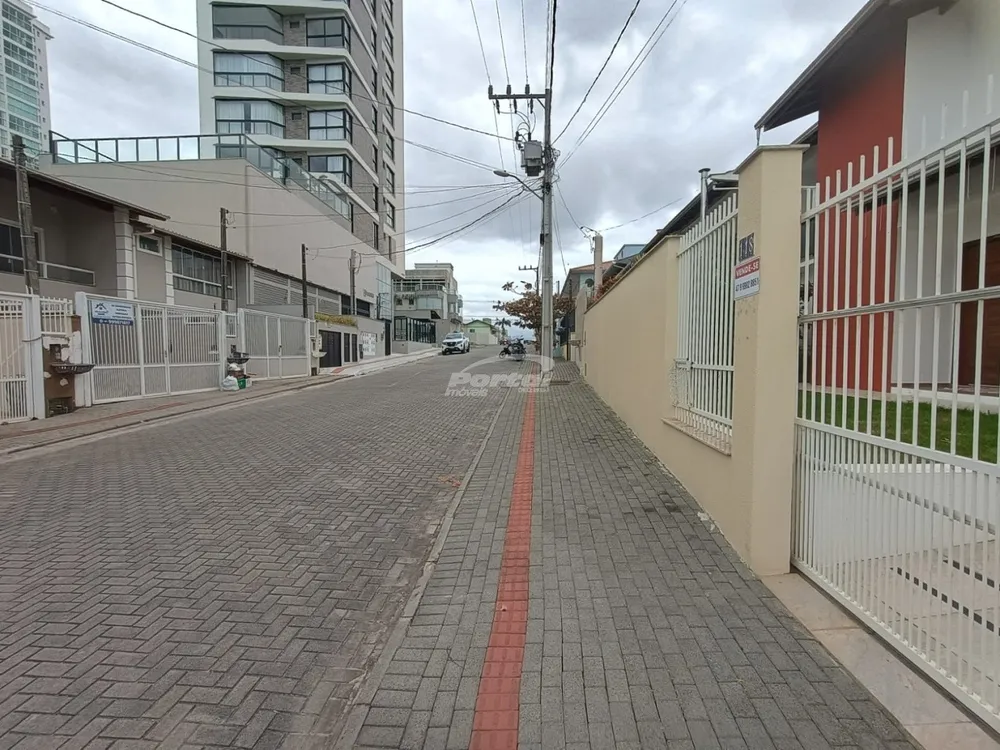 Casa, 3 quartos, 214 m² - Foto 2