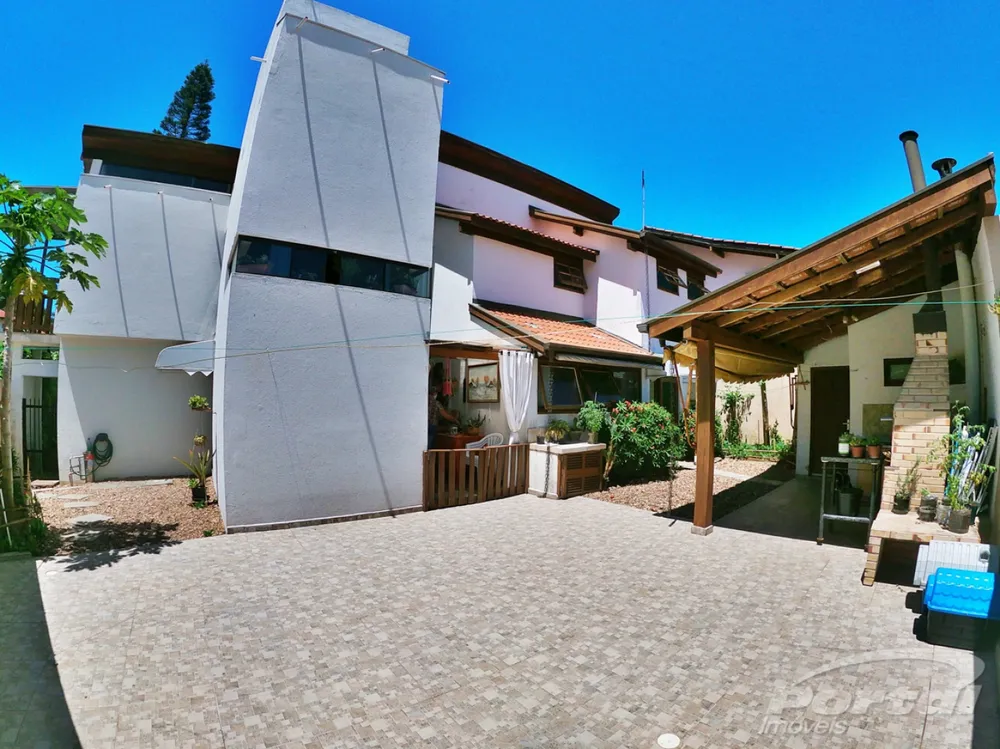 Casa, 3 quartos, 177 m² - Foto 1