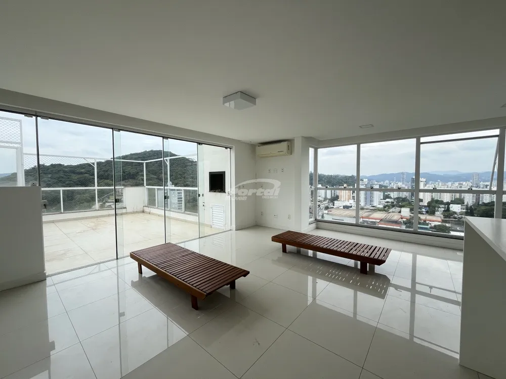 Cobertura, 3 quartos, 230 m² - Foto 4