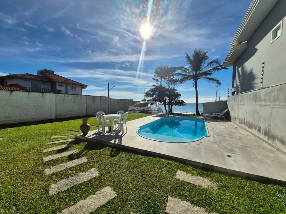 Casa, 5 quartos, 207 m² - Foto 1