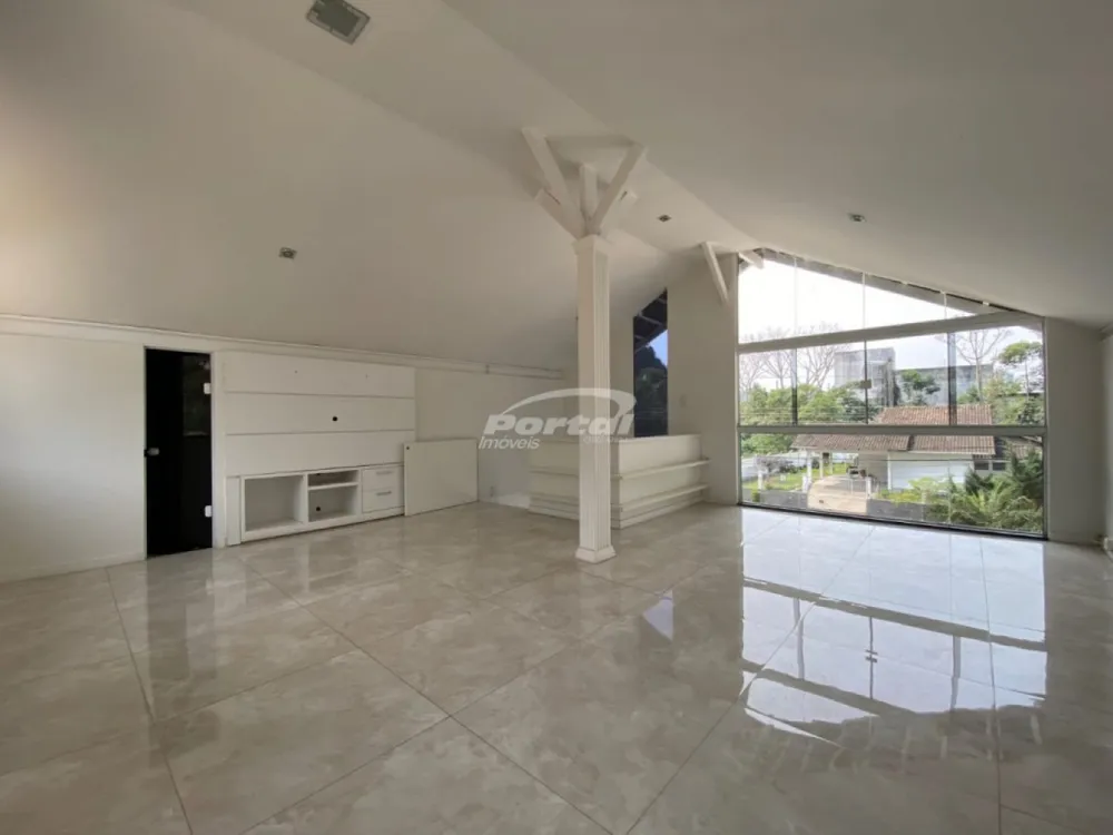 Casa, 4 quartos, 235 m² - Foto 2