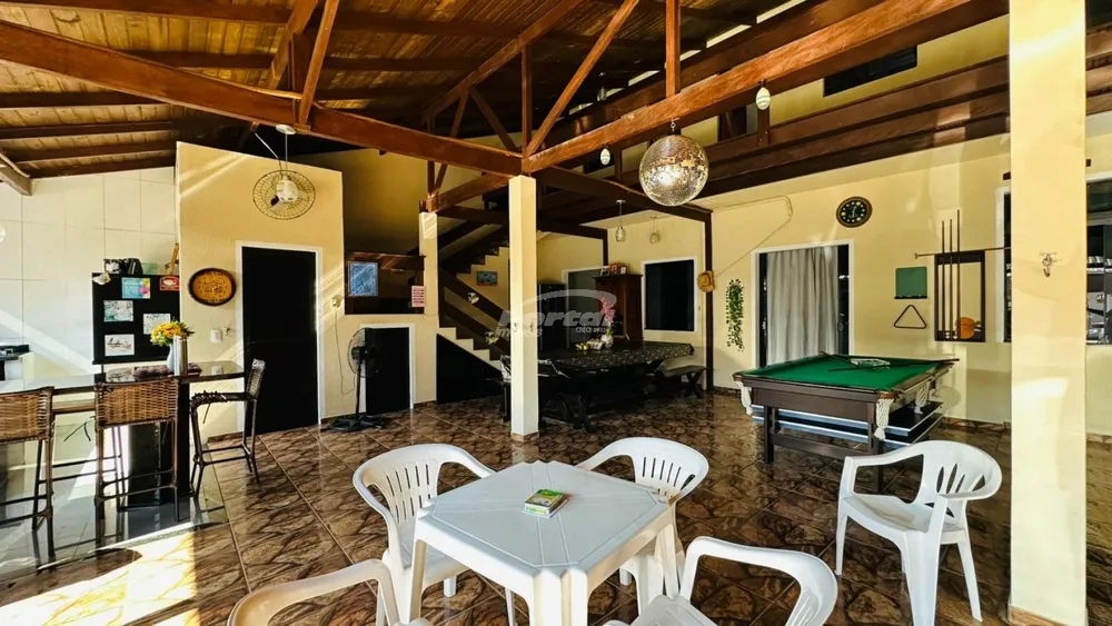 Casa, 4 quartos, 185 m² - Foto 1