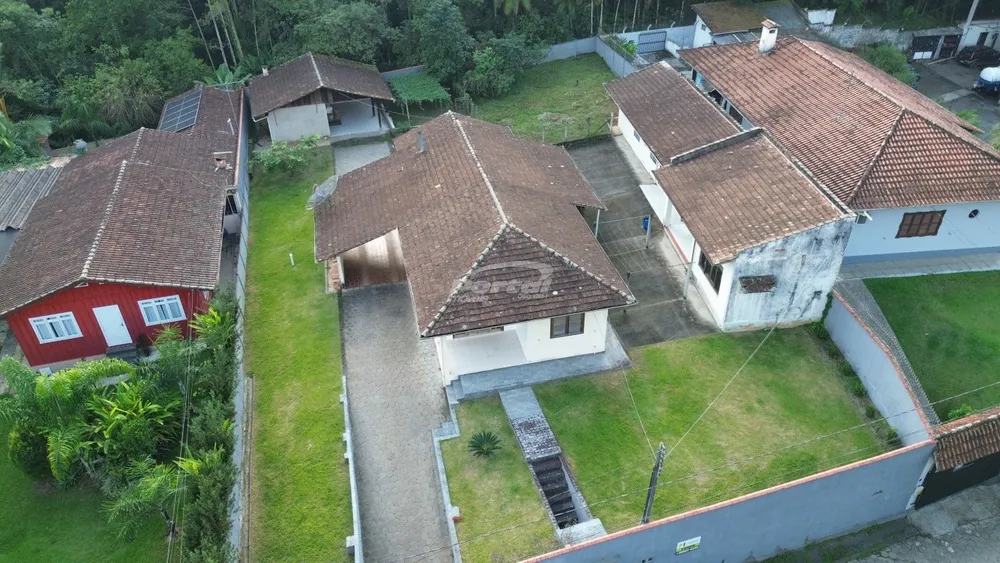 Casa, 4 quartos, 247 m² - Foto 1