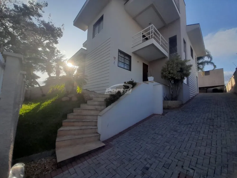 Casa, 4 quartos, 238 m² - Foto 1