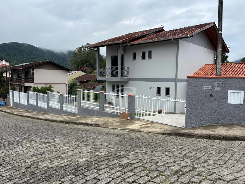 Casa, 3 quartos, 200 m² - Foto 1