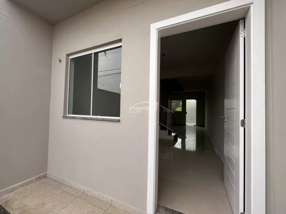 Casa à venda com 2 quartos, 68m² - Foto 4