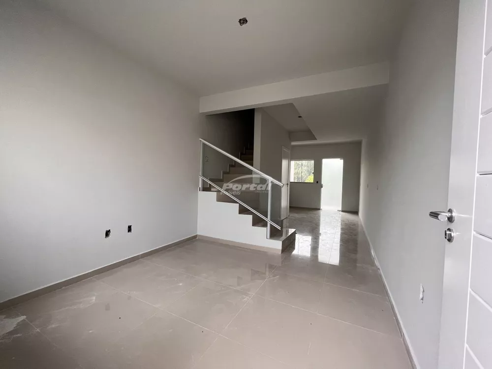 Casa à venda com 2 quartos, 68m² - Foto 5