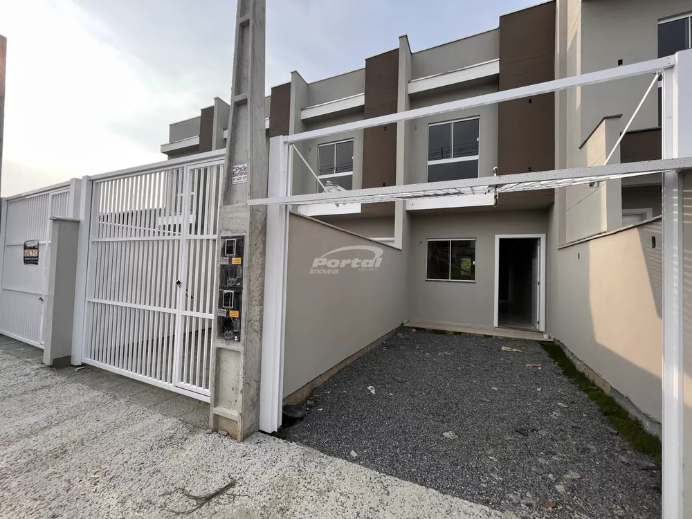 Casa à venda com 2 quartos, 68m² - Foto 1