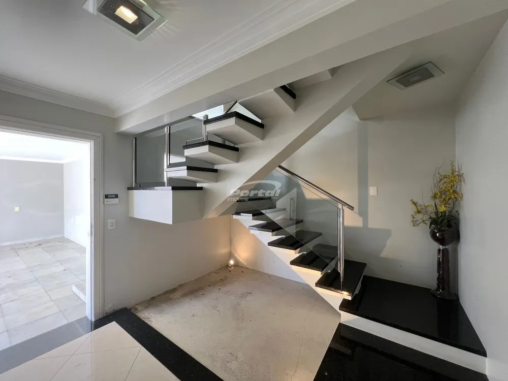 Casa, 3 quartos, 380 m² - Foto 3