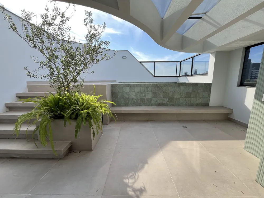 Cobertura, 3 quartos, 244 m² - Foto 2