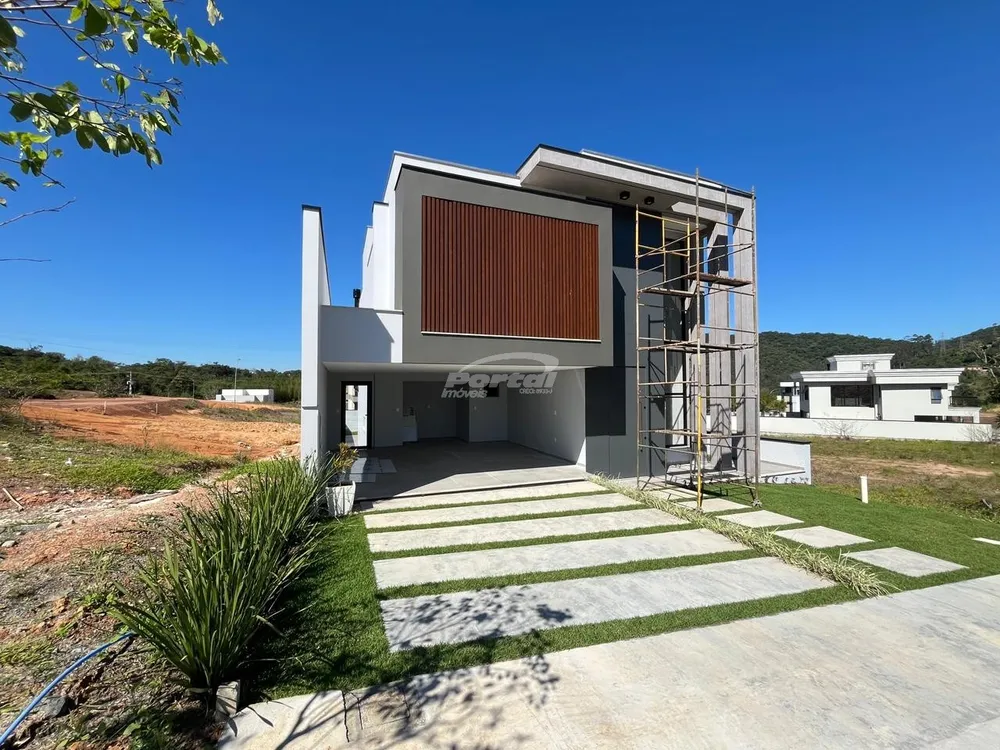 Casa, 4 quartos, 317 m² - Foto 1