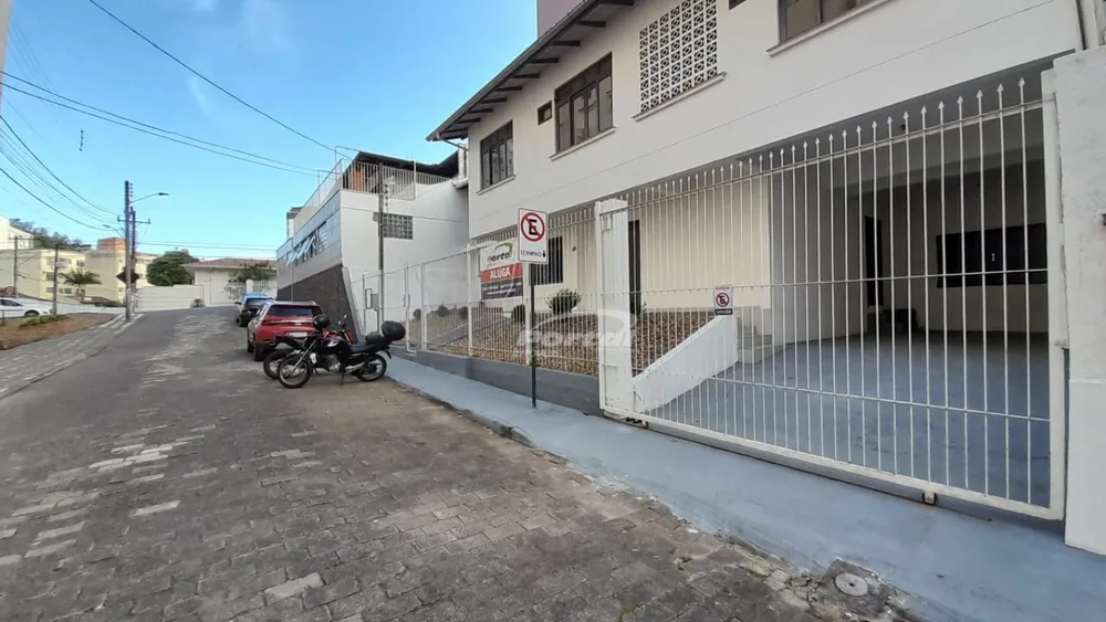 Casa, 5 quartos, 323 m² - Foto 1