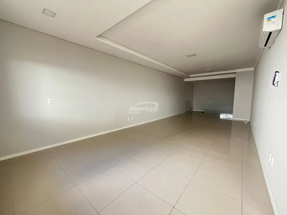 Casa, 3 quartos, 212 m² - Foto 1