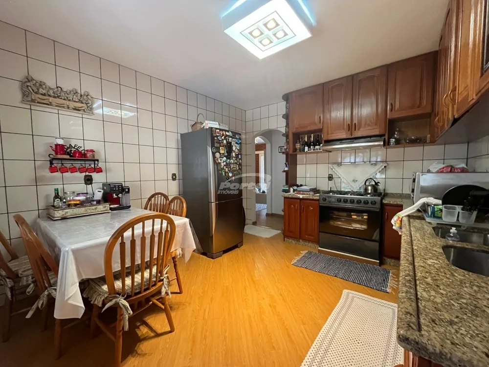 Casa, 4 quartos, 247 m² - Foto 2