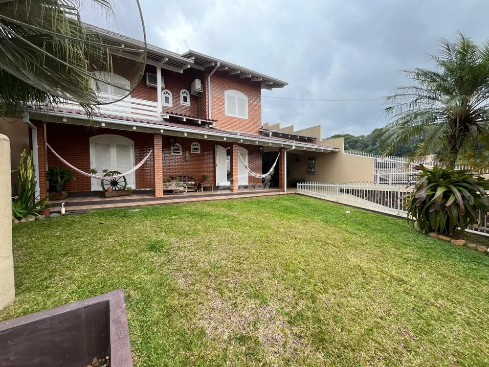 Casa, 4 quartos, 247 m² - Foto 1