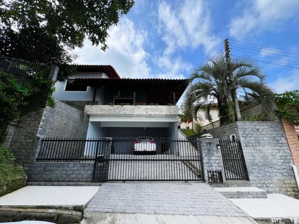 Casa, 3 quartos, 220 m² - Foto 1