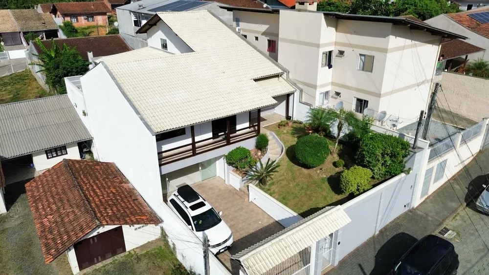 Casa, 4 quartos, 290 m² - Foto 1