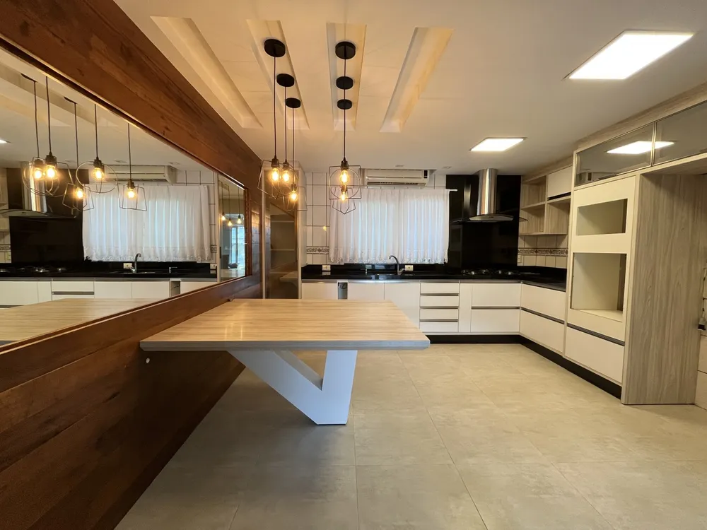 Casa, 3 quartos, 198 m² - Foto 2