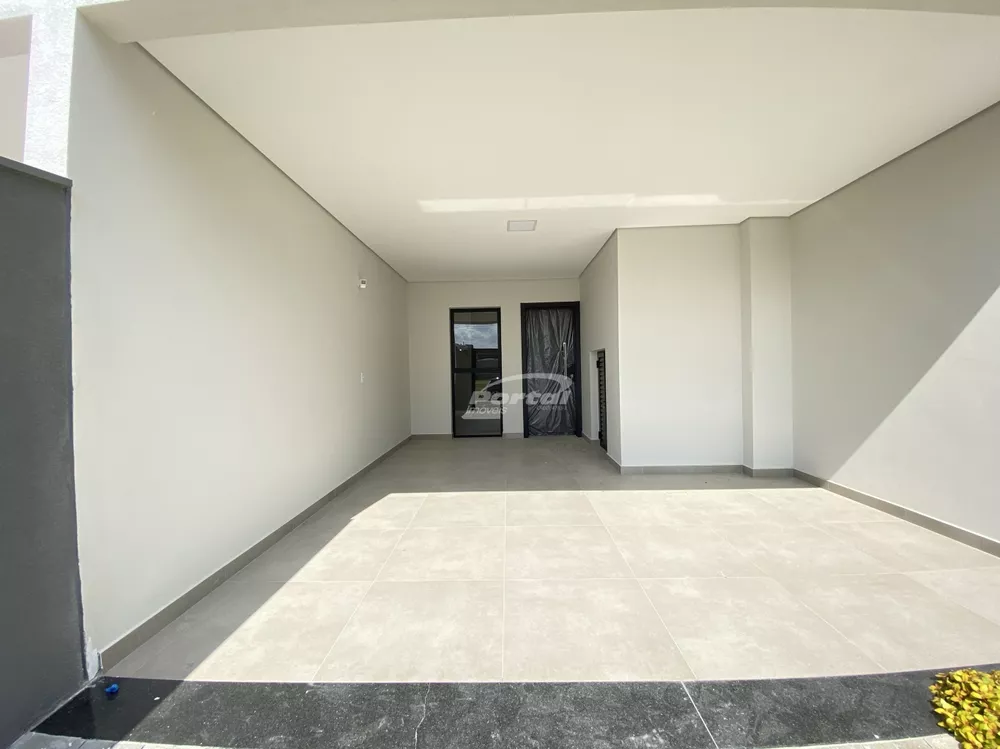 Casa à venda com 2 quartos, 105m² - Foto 2