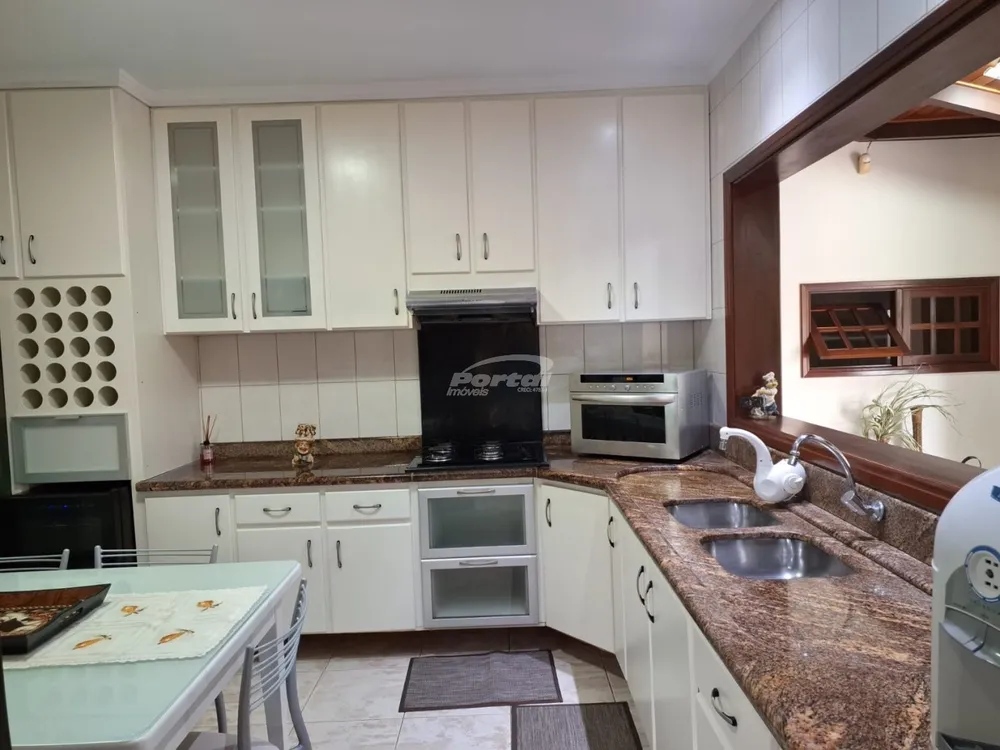 Casa, 3 quartos, 235 m² - Foto 8