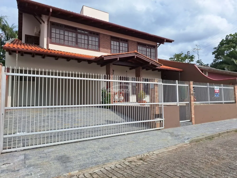 Casa, 3 quartos, 235 m² - Foto 2