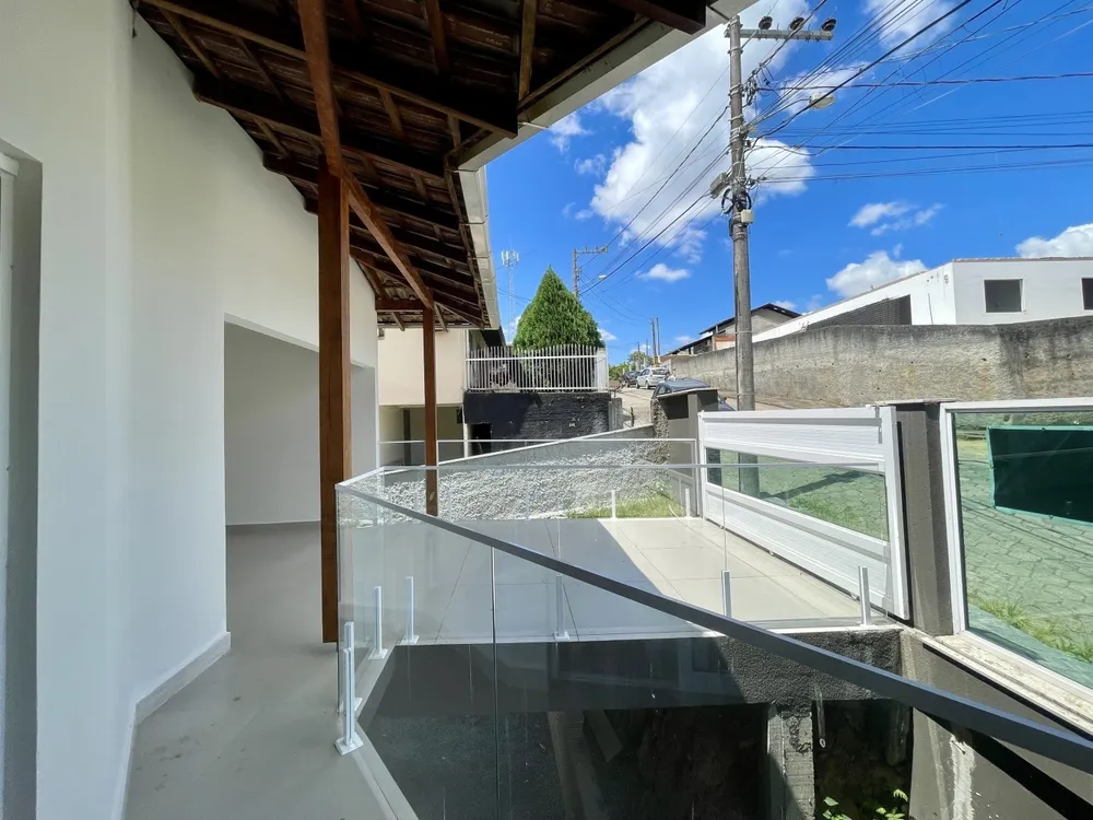 Casa, 3 quartos, 201 m² - Foto 2