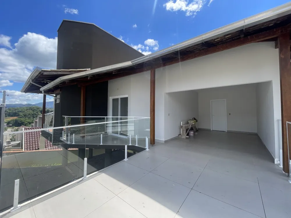 Casa, 3 quartos, 201 m² - Foto 1