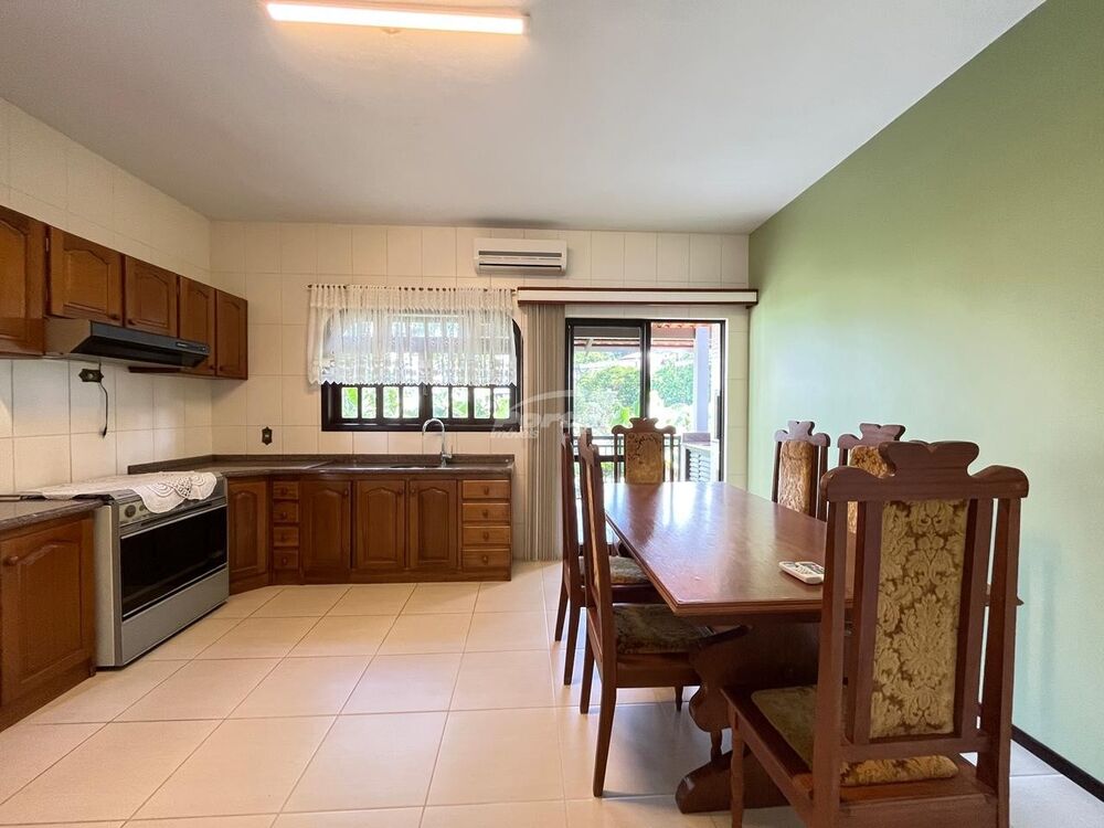 Casa à venda com 5 quartos, 250m² - Foto 4