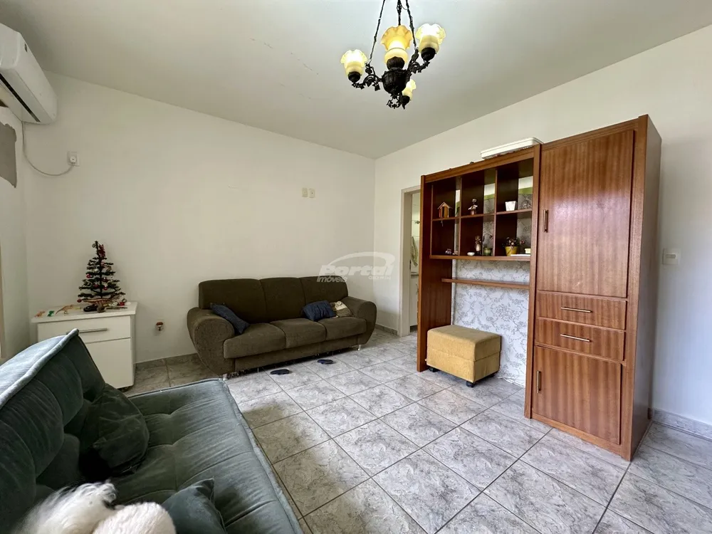 Casa, 4 quartos, 210 m² - Foto 1
