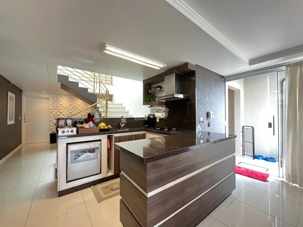 Casa, 3 quartos, 188 m² - Foto 2