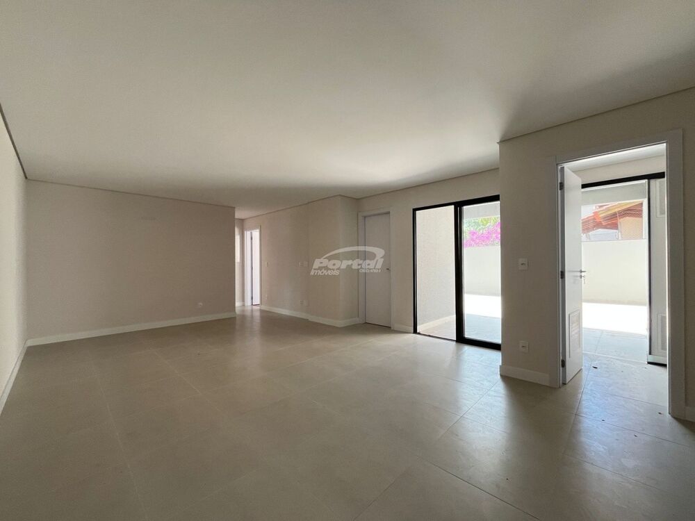 Apartamento à venda com 2 quartos, 104m² - Foto 3