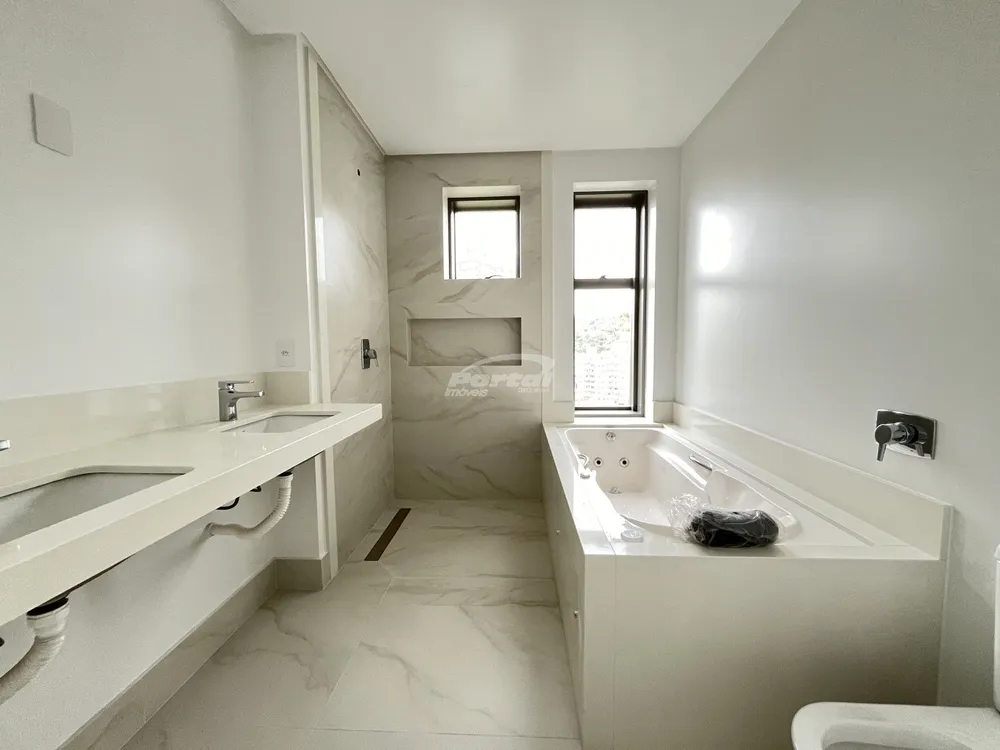 Apartamento, 3 quartos, 172 m² - Foto 1