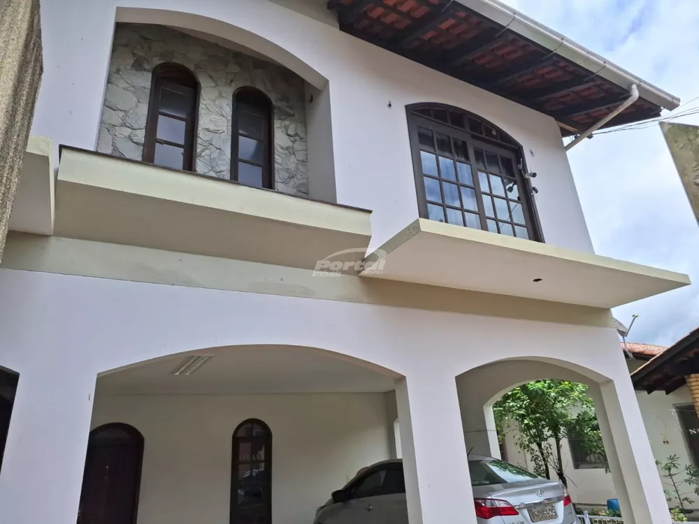 Casa à venda com 3 quartos, 246m² - Foto 3