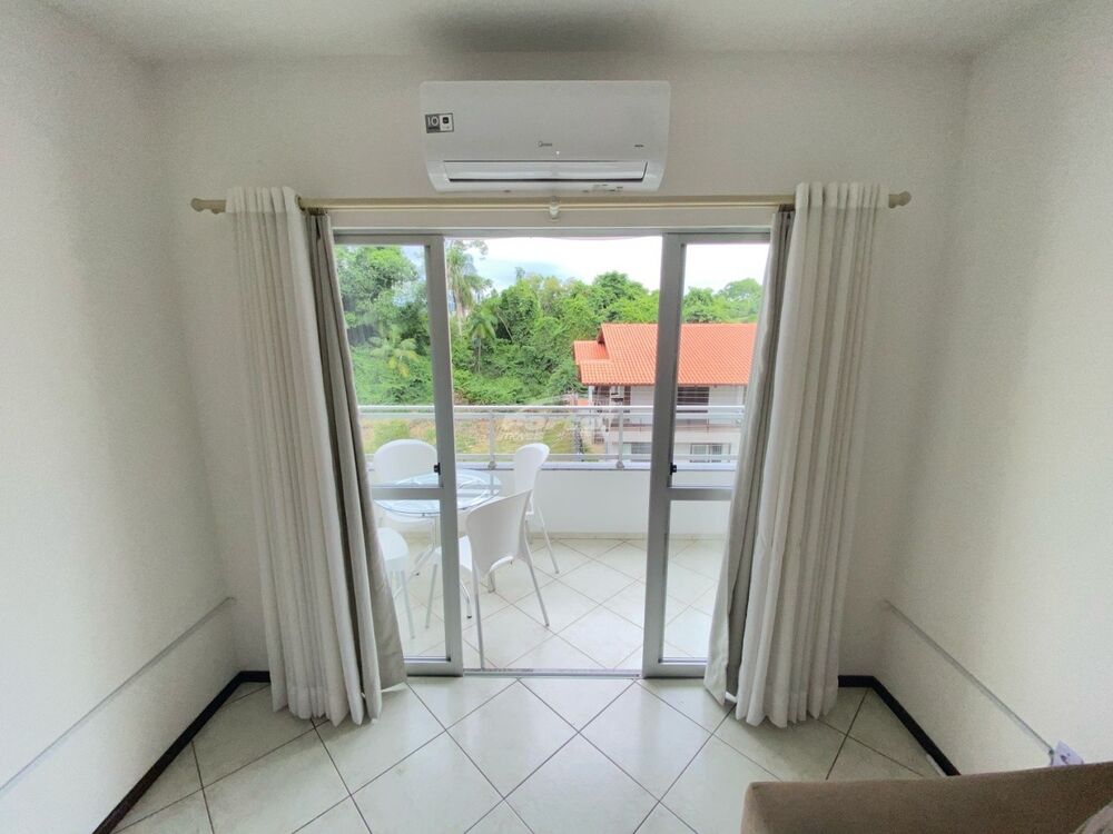 Apartamento à venda com 2 quartos, 79m² - Foto 4