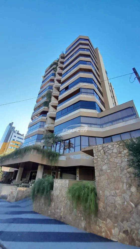 Apartamento, 4 quartos, 236 m² - Foto 2