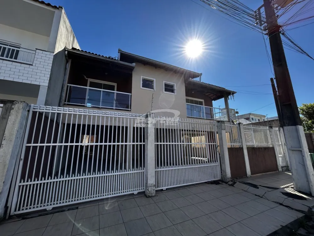 Casa, 6 quartos, 268 m² - Foto 2