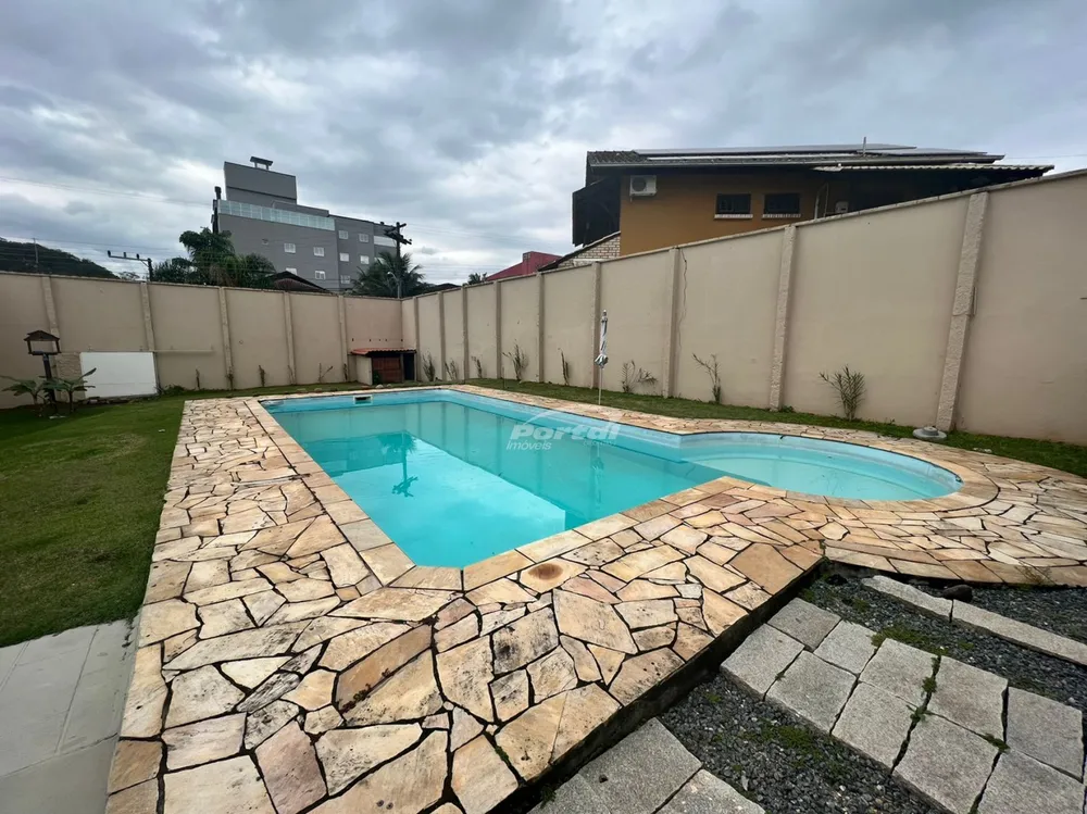 Casa, 4 quartos, 315 m² - Foto 1