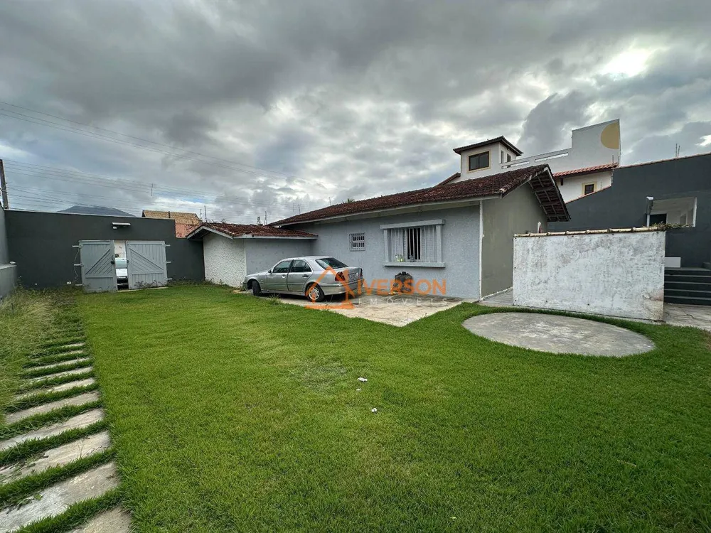 Casa, 2 quartos, 200 m² - Foto 1