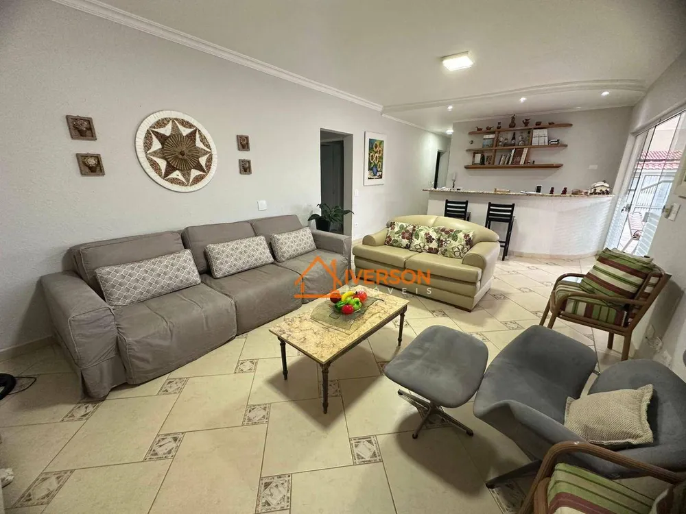 Casa, 4 quartos, 235 m² - Foto 3